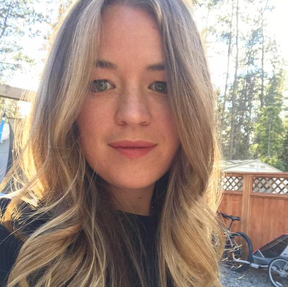 Meet your Posher, Holly - Picture 1 of 1